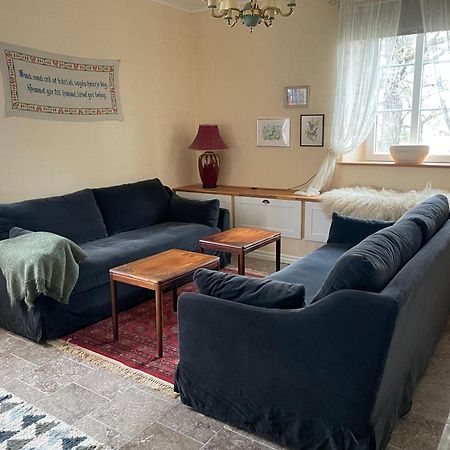 Snaellfaell Country Living - Akerbo Gard Charmigt Renoverad Flygel Kristinehamn Ngoại thất bức ảnh