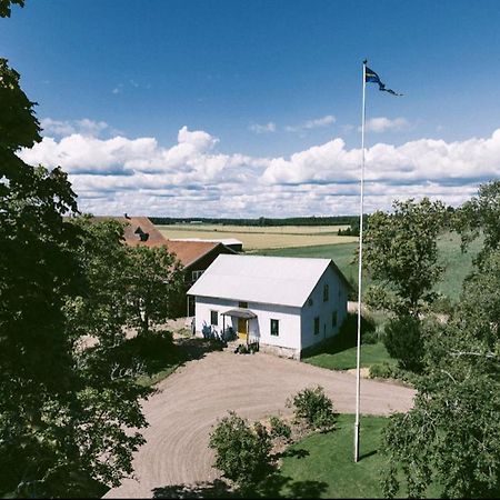 Snaellfaell Country Living - Akerbo Gard Charmigt Renoverad Flygel Kristinehamn Ngoại thất bức ảnh